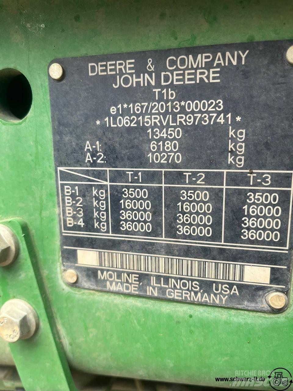 John Deere 6215R Traktori