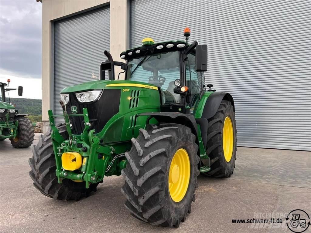 John Deere 6215R Traktori