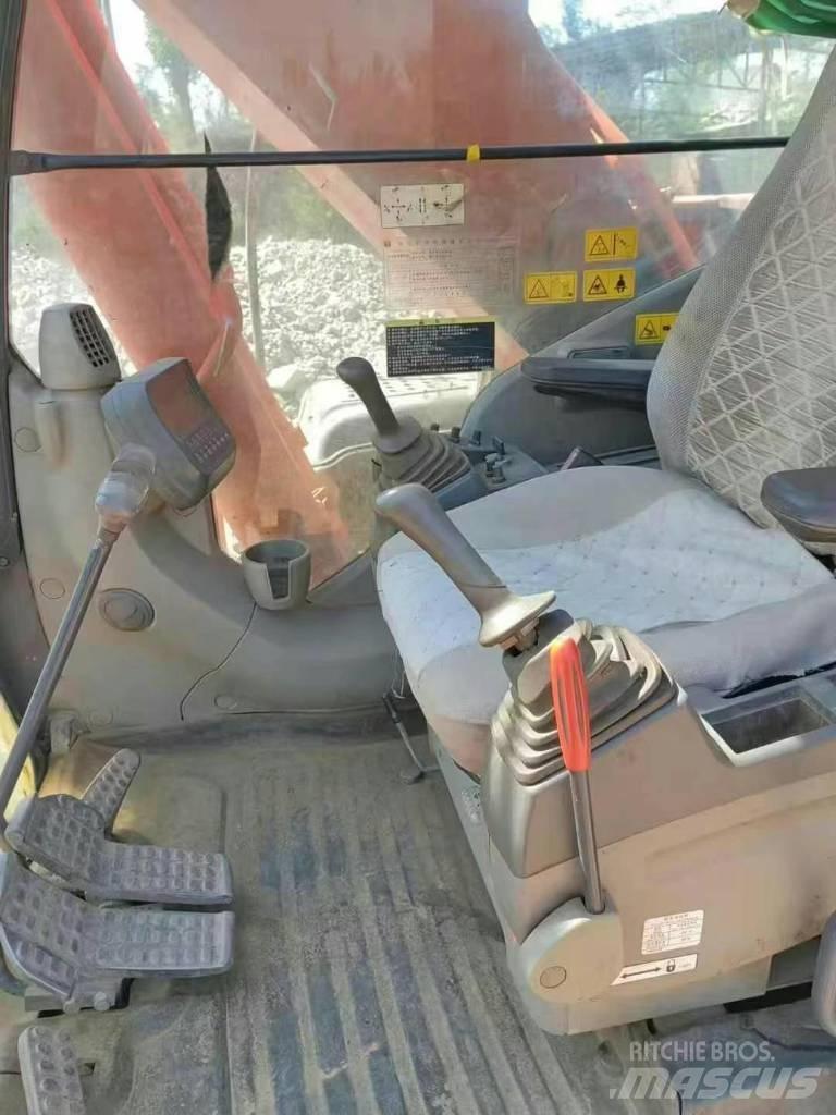 Hitachi ZAXIS270 Bageri guseničari