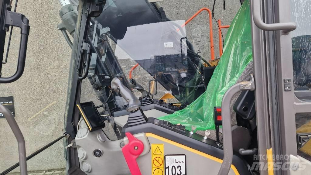 Volvo EC 250 EL Bageri guseničari