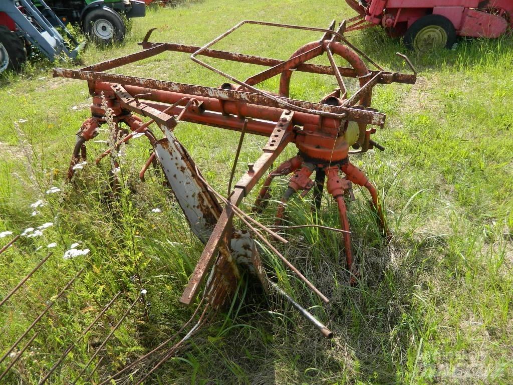 Kuhn 3.2 Okretači i sakupljači sena