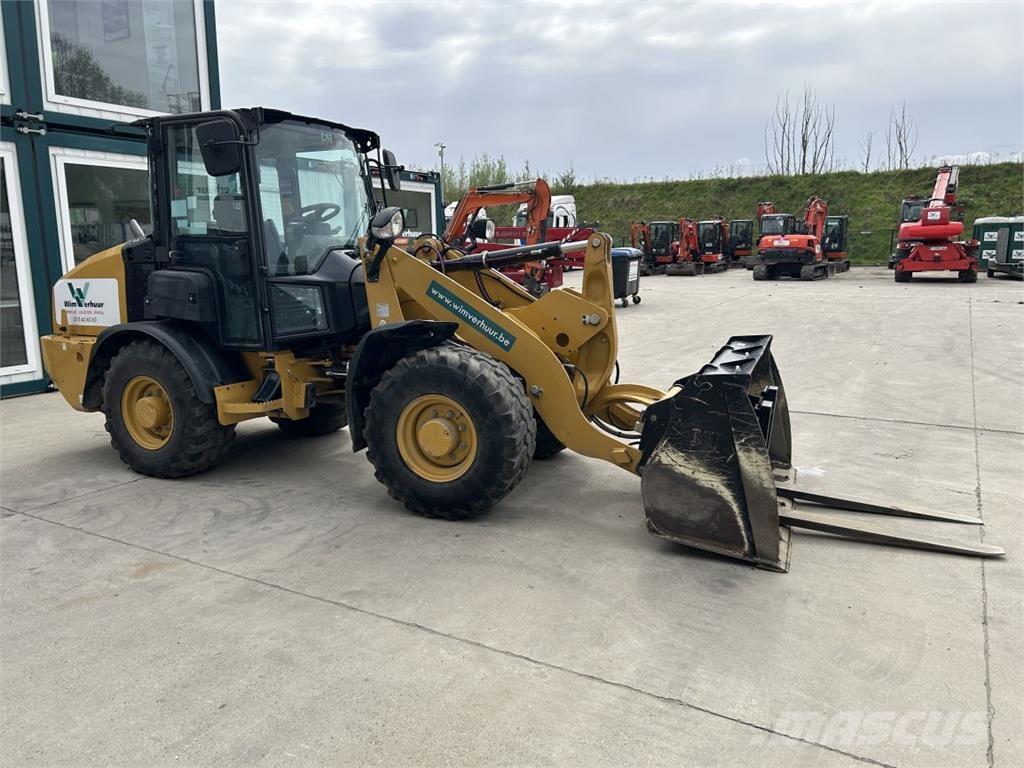 CAT 906M (8758) Višenamenski utovarivači