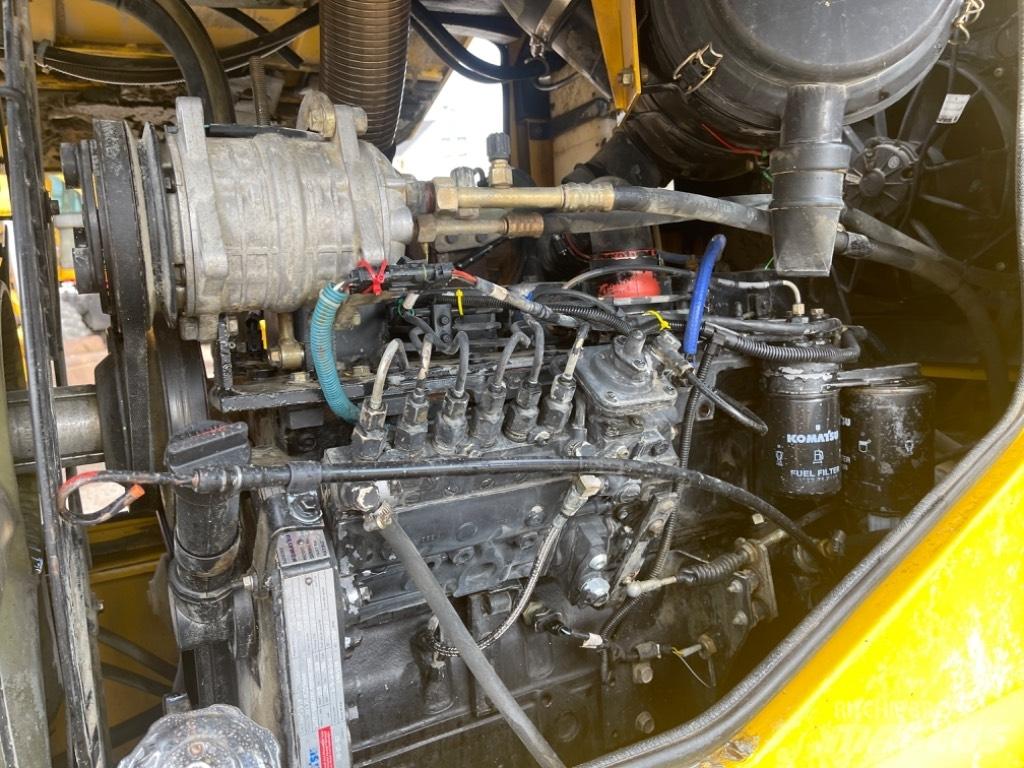Komatsu WA 270-3 Utovarivači na točkove