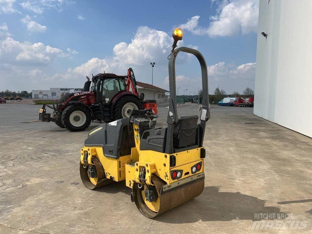 Bomag BW 100 AD M-5 Valjci sa duplim bubnjem