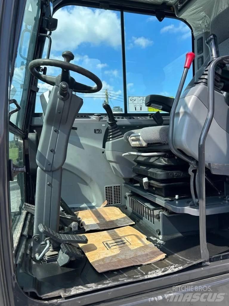 Bobcat E 55 W Bageri točkaši