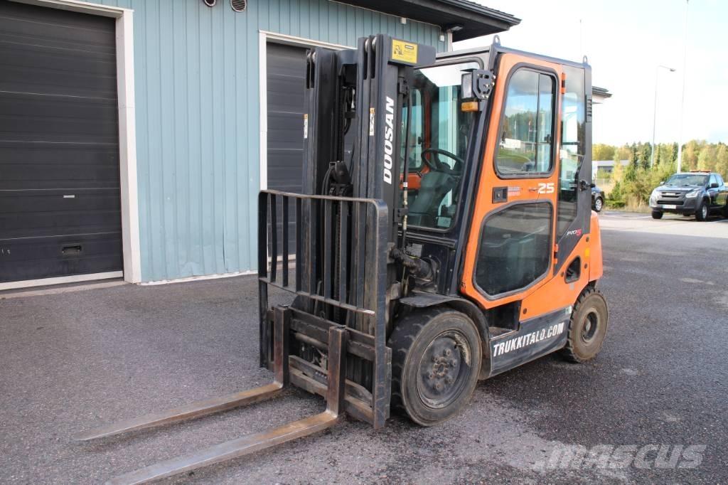Doosan D 25 S Dizelski viljuškari