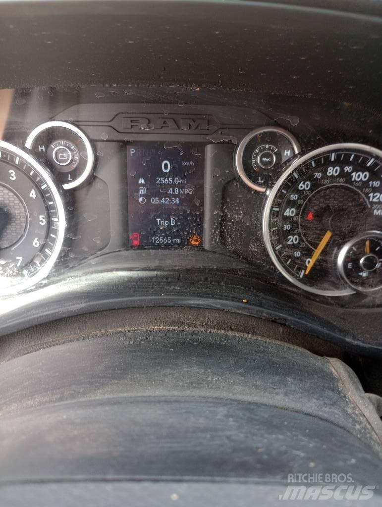 RAM 5500 Kamioni sa otvorenim sandukom