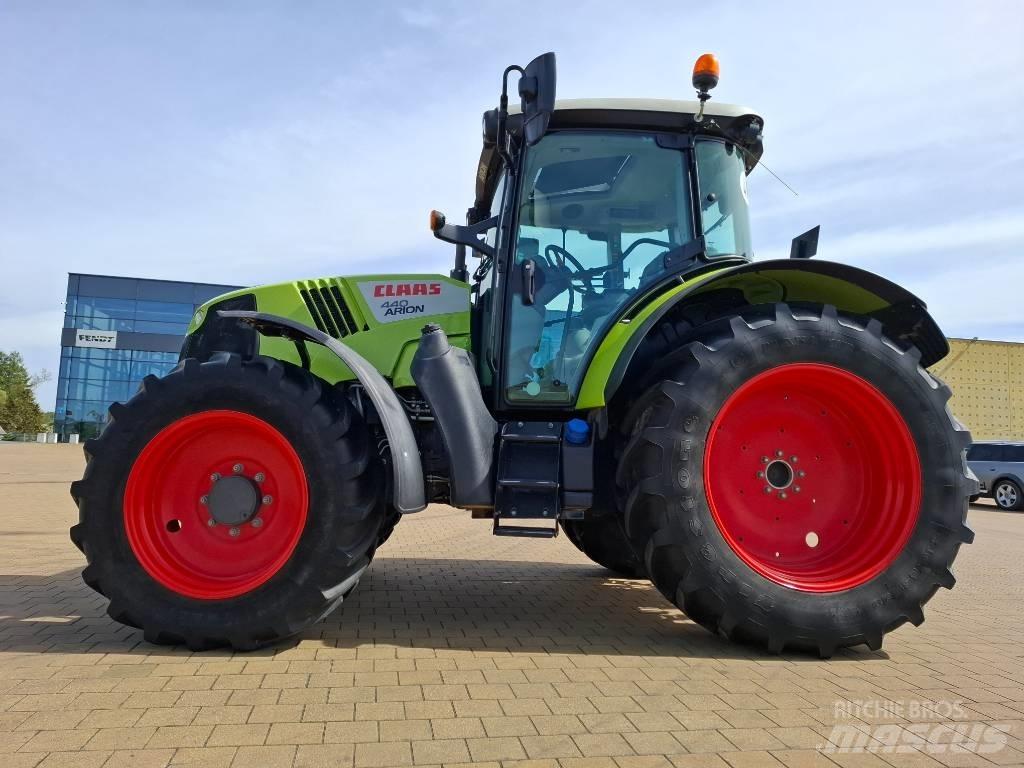 CLAAS Arion 440 CIS Traktori