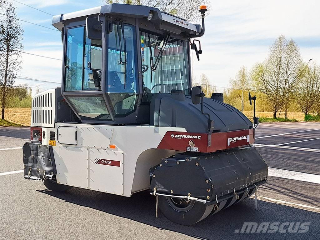 Dynapac CP 1200 W Gumeni valjci na točkovima