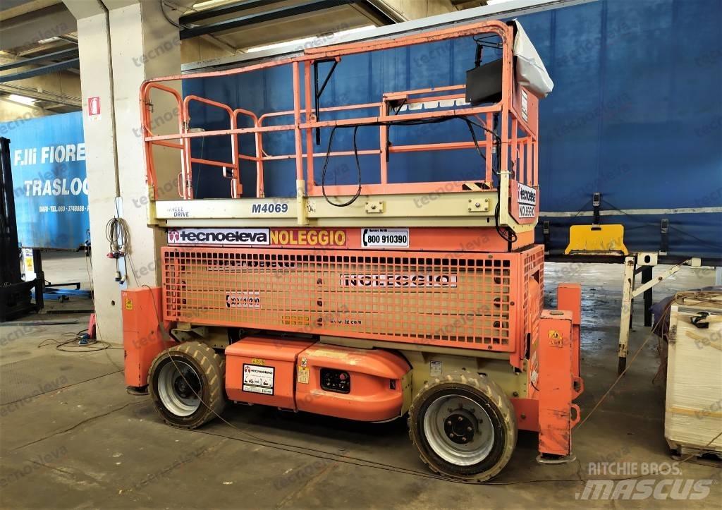 JLG M 4069 Makazaste platforme