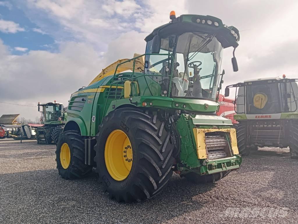 John Deere 8800 Mašine za stočnu hranu sa sopstvenim pogonom