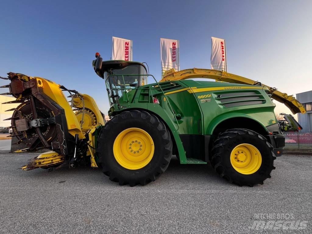 John Deere 8800 Mašine za stočnu hranu sa sopstvenim pogonom
