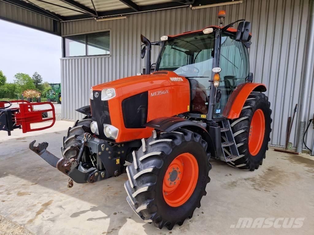Kubota M 135 GX Traktori