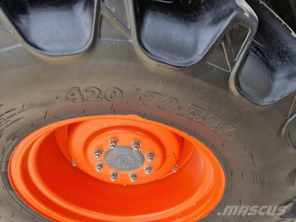 Kubota M 135 GX Traktori