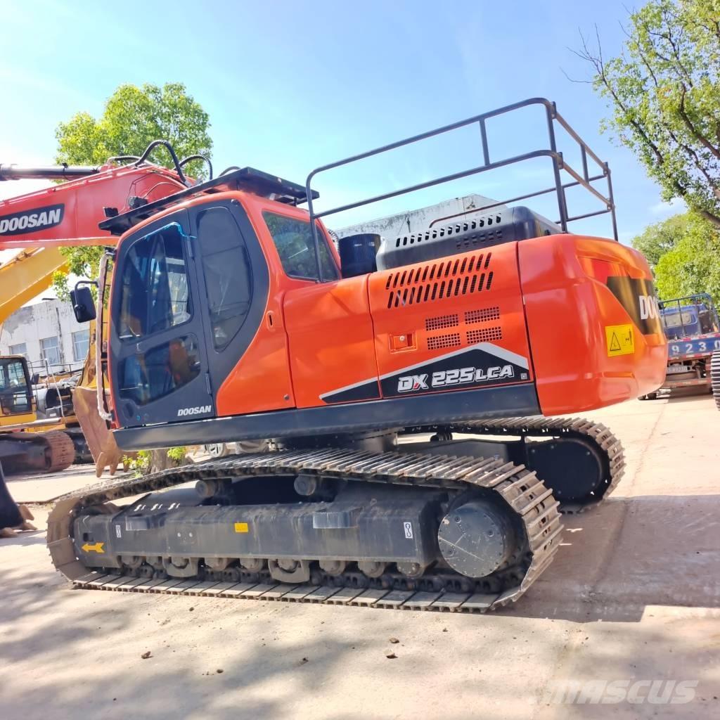 Doosan DX225LC-9C Bageri guseničari