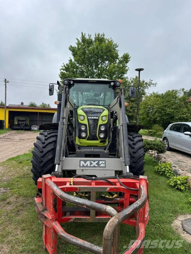 CLAAS Arion 440 Traktori