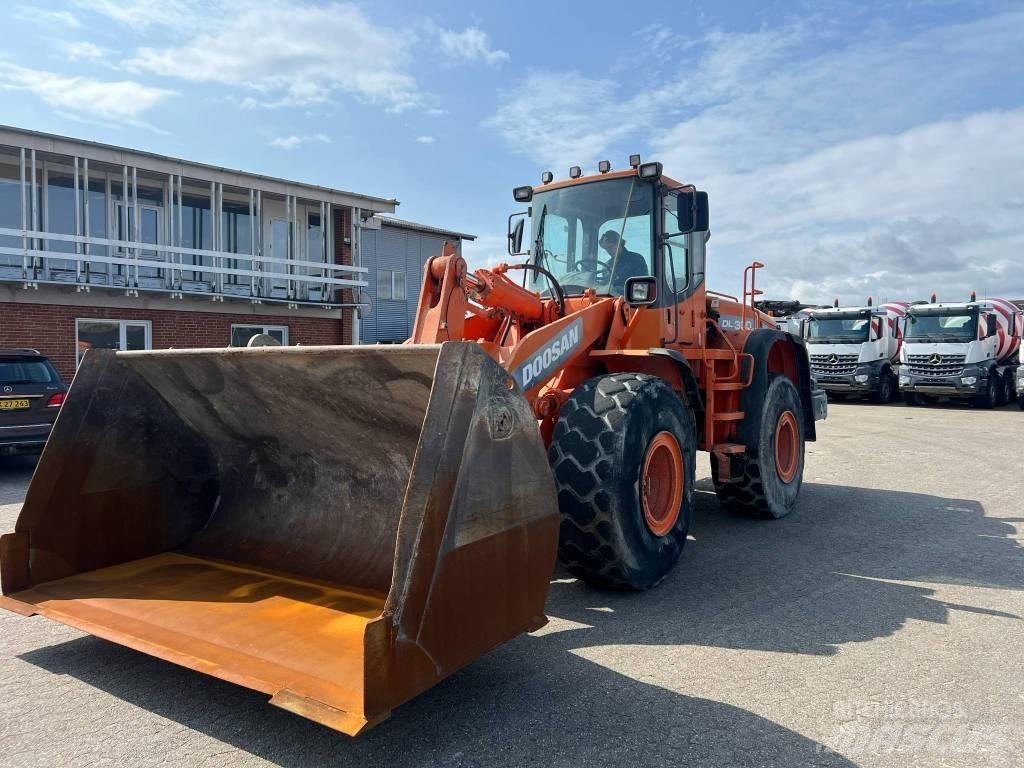 Doosan dl 300 Utovarivači na točkove