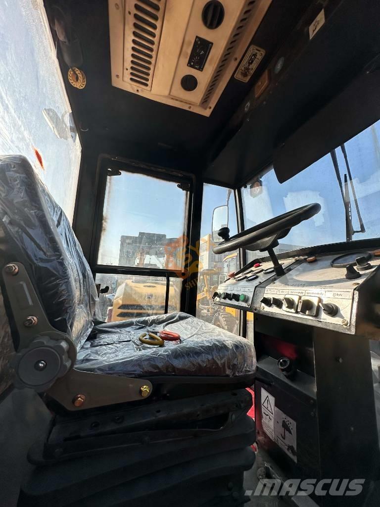 XCMG XD 103 Nabijači zemlje