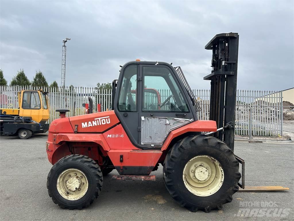 Manitou M26-4 Vanterenski viljuškar
