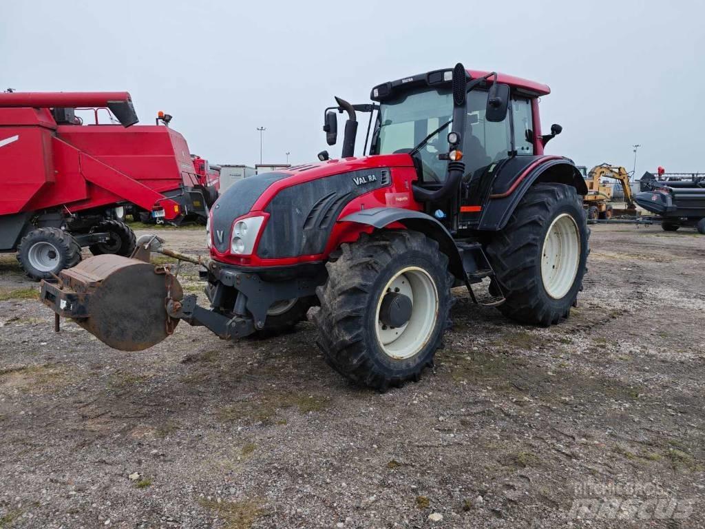 Valtra T 193 Traktori