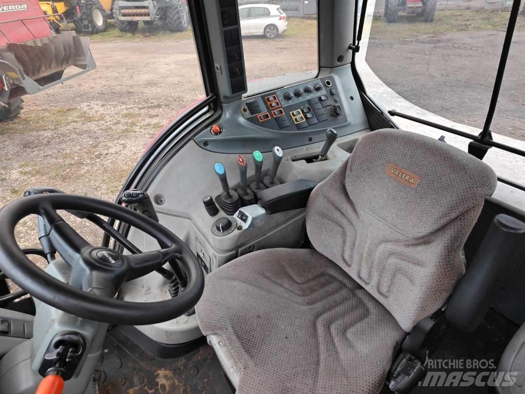 Valtra T 193 Traktori