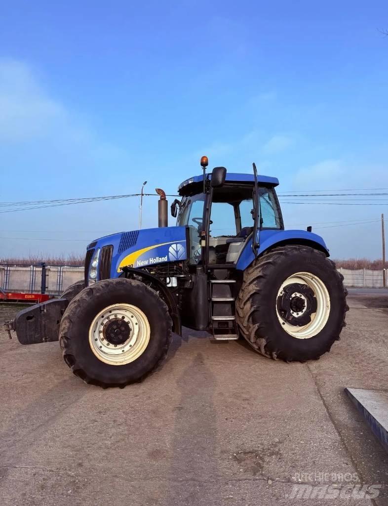 New Holland T 8030 Traktori