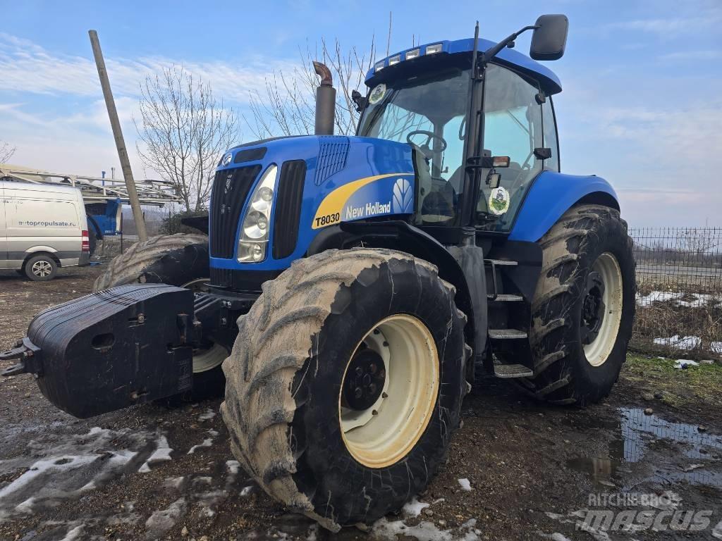 New Holland T 8030 Traktori