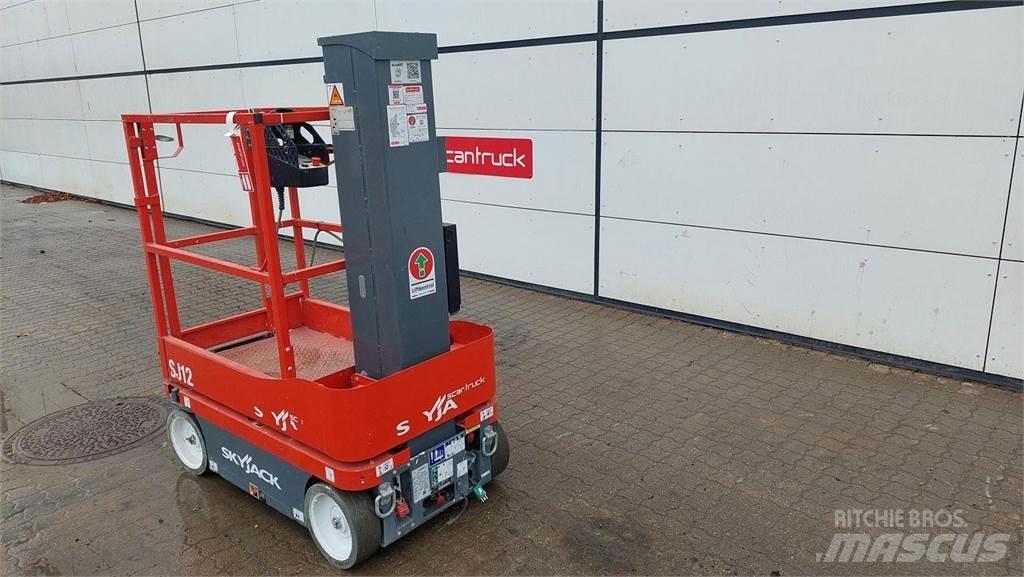 SkyJack SJ12 Jarbolne penjajuće platforme