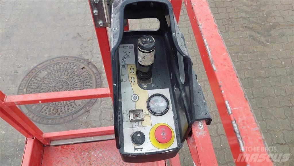 SkyJack SJ12 Jarbolne penjajuće platforme
