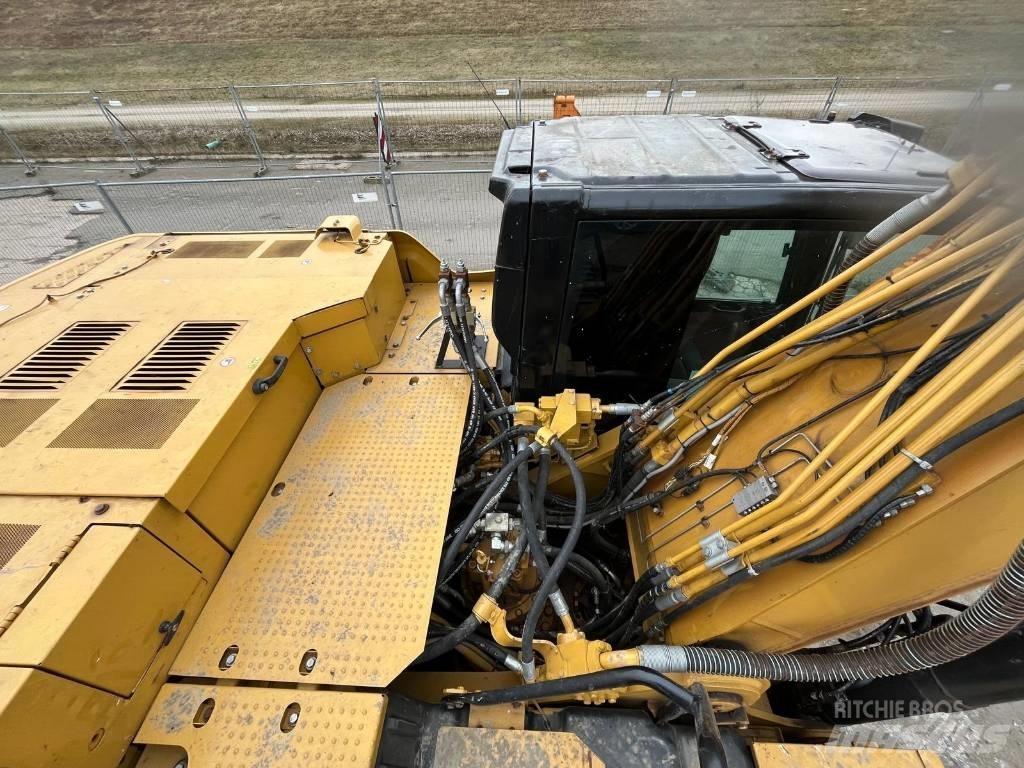 CAT 330 Bageri guseničari