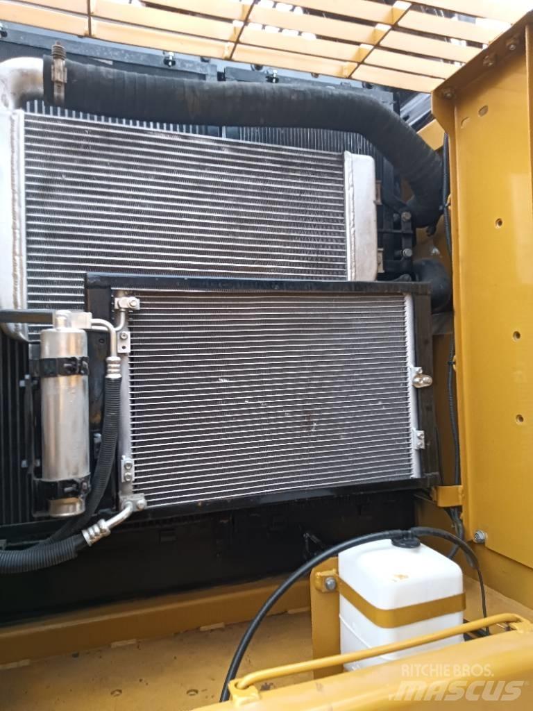 CAT 320D2 Midi bageri 7t – 12t