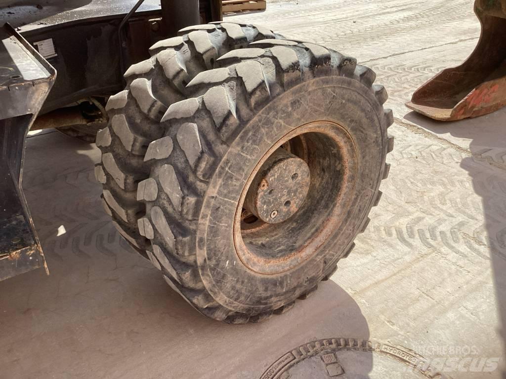 Komatsu PW 160-7E0 Bageri točkaši