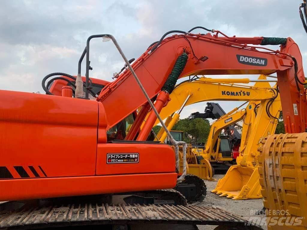 Doosan DX 225 LC Bageri guseničari