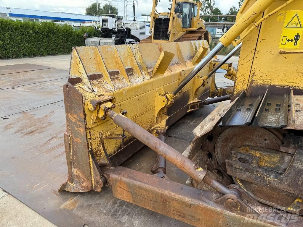 Komatsu D 65 PX-12 Buldožeri guseničari