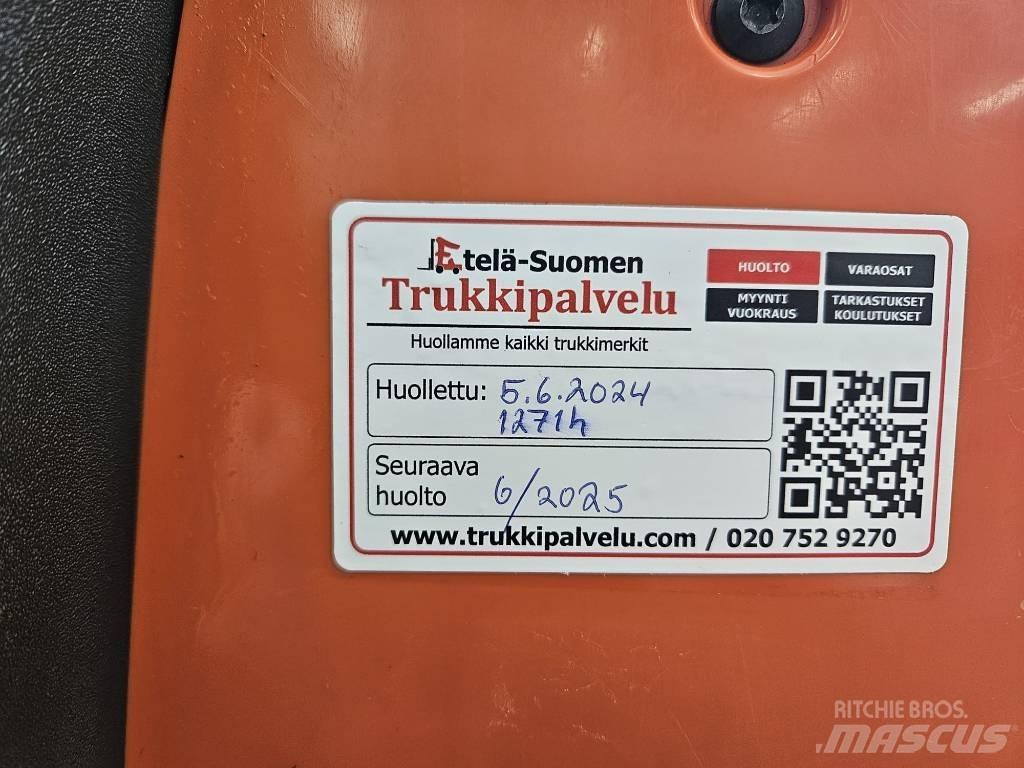 Toyota LWE 200 Nisko podizni električni viljuškar sa stajalištom