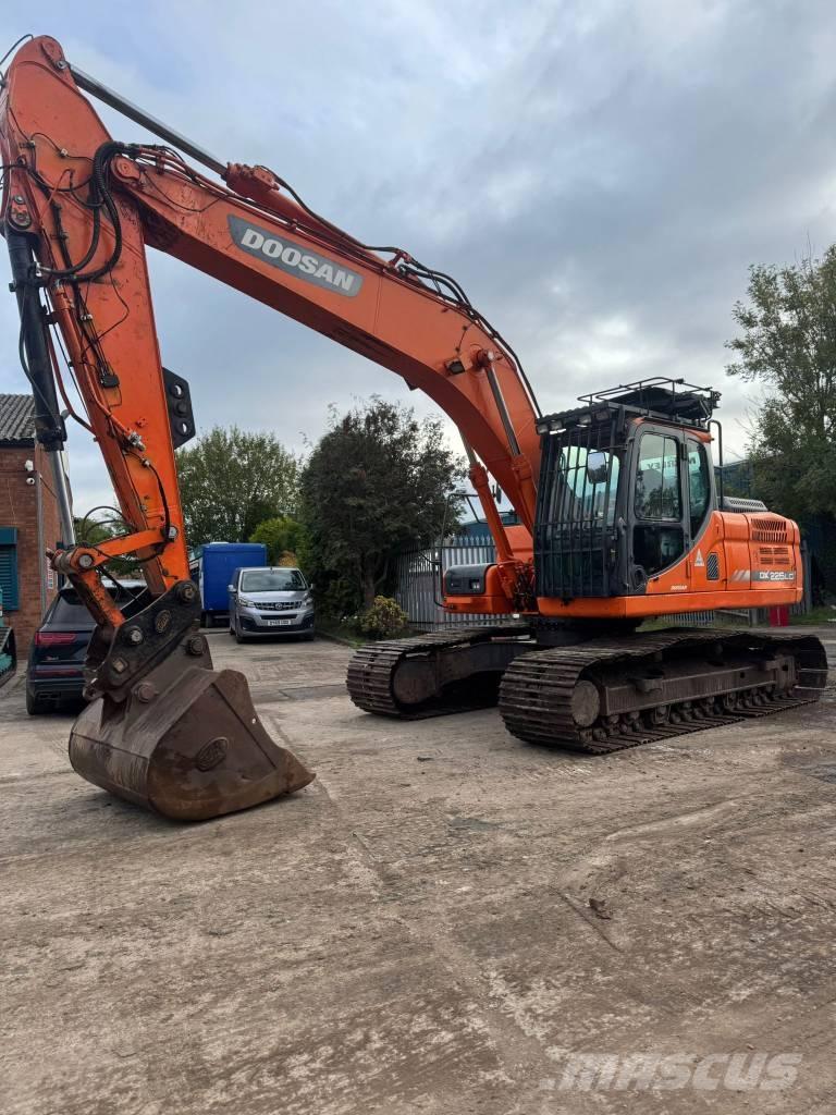 Doosan DX 225 LC Bageri guseničari