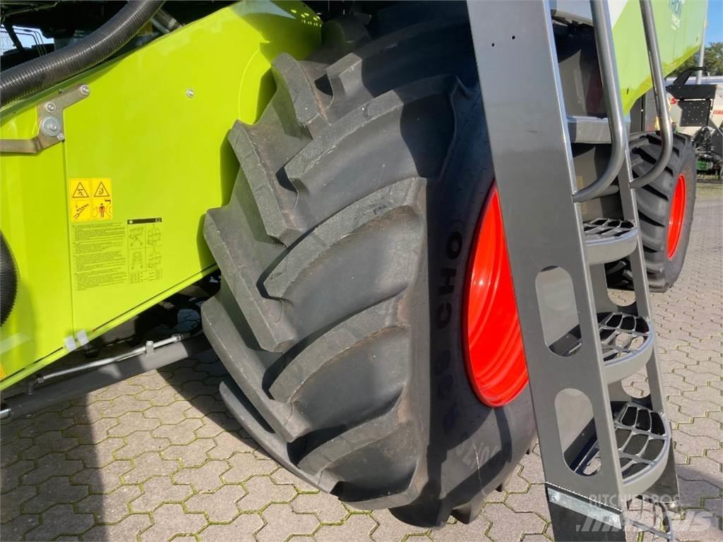 CLAAS Trion 730 Kombajni