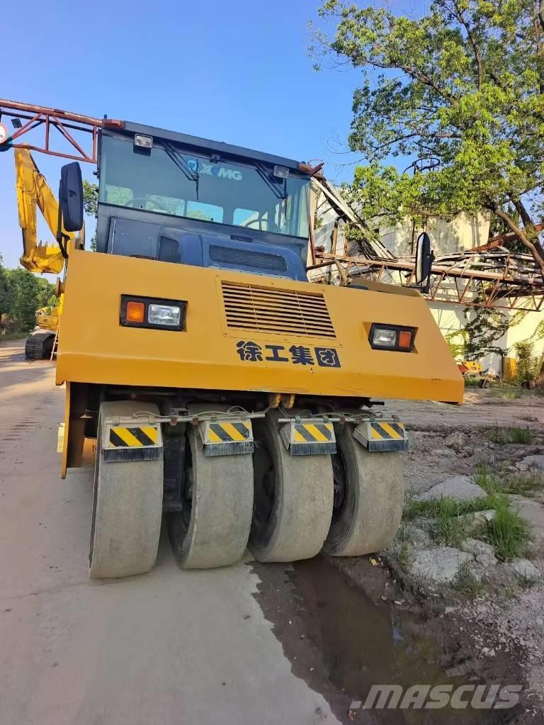 XCMG XP 263 Gumeni valjci na točkovima