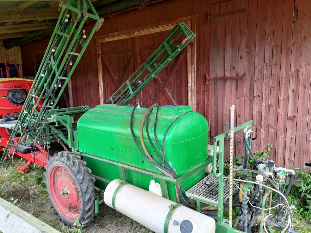 Moteska M2500 Vučene prskalice