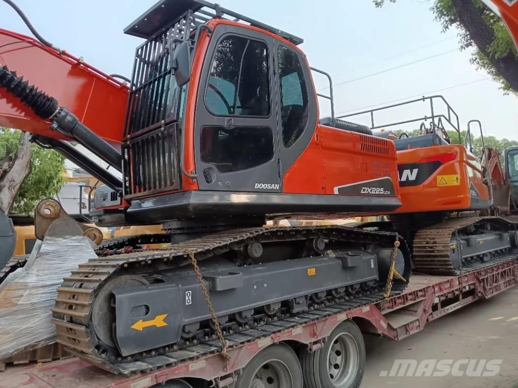 Doosan DX 225 Bageri guseničari