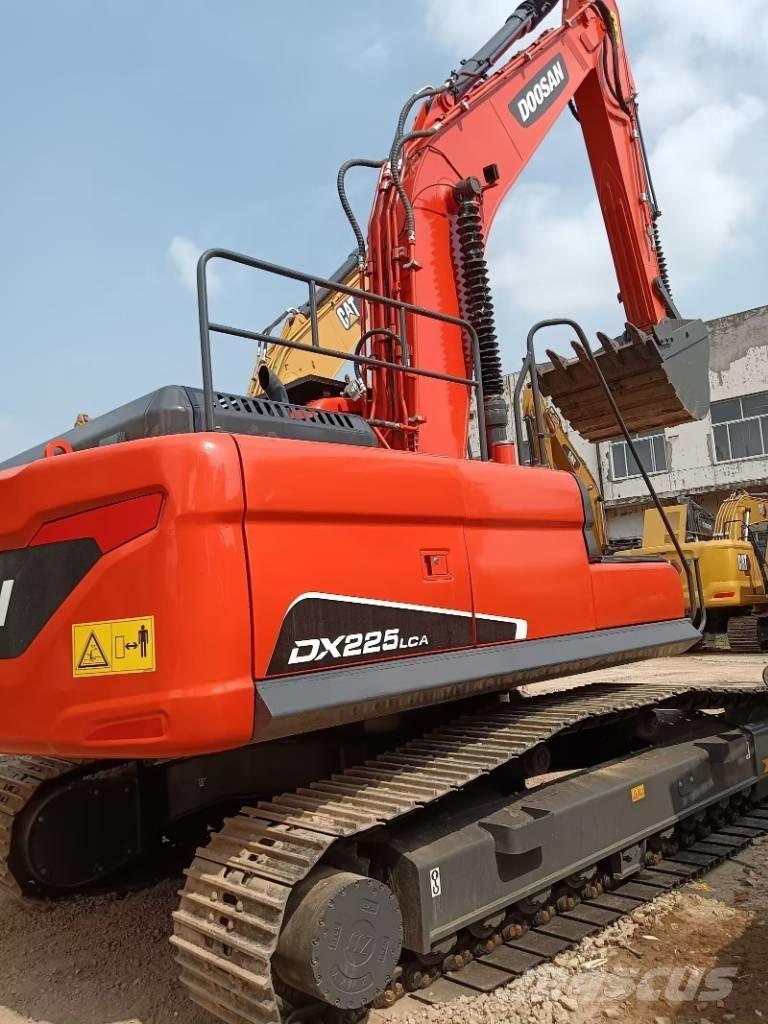 Doosan DX 225 Bageri guseničari