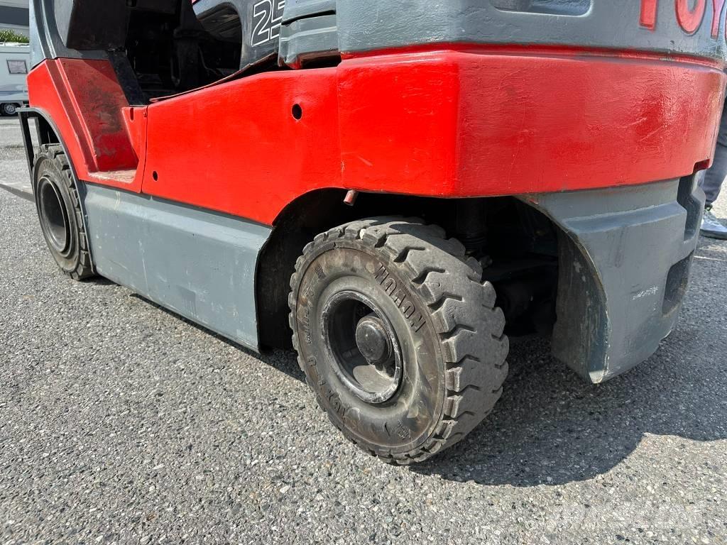 Toyota 7 FB 25 Električni viljuškari