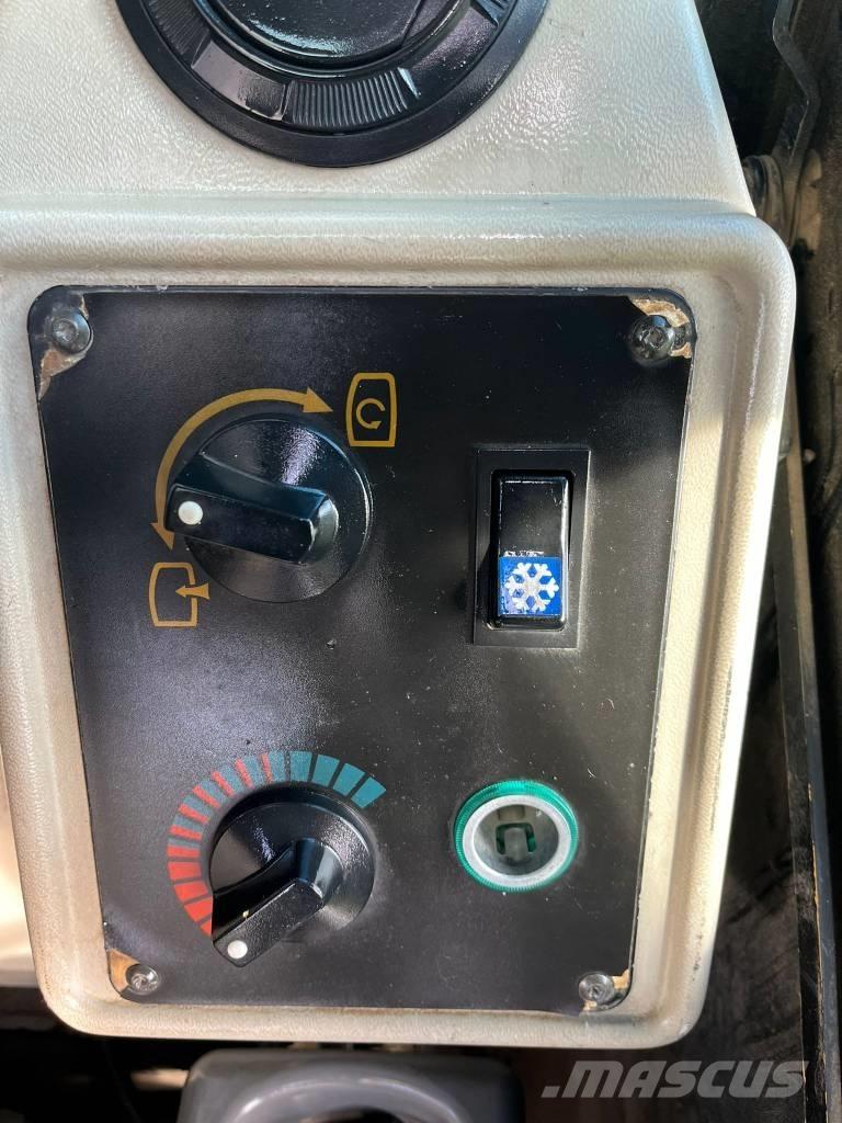 JCB JS 160 W Bageri točkaši