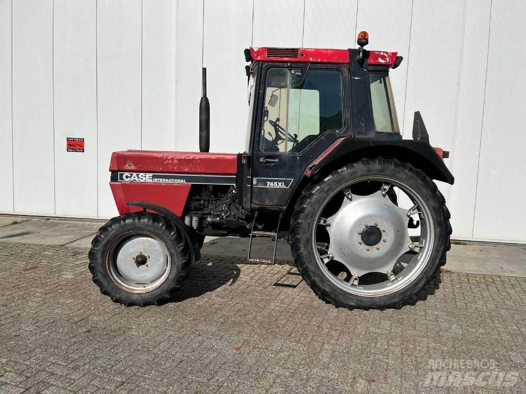 Case IH 745XL Traktori