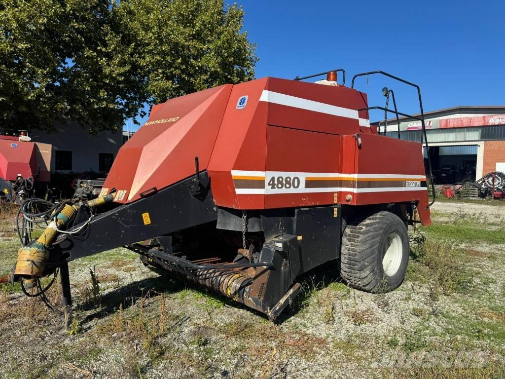 Hesston 4880 Prese/balirke za četvrtaste bale