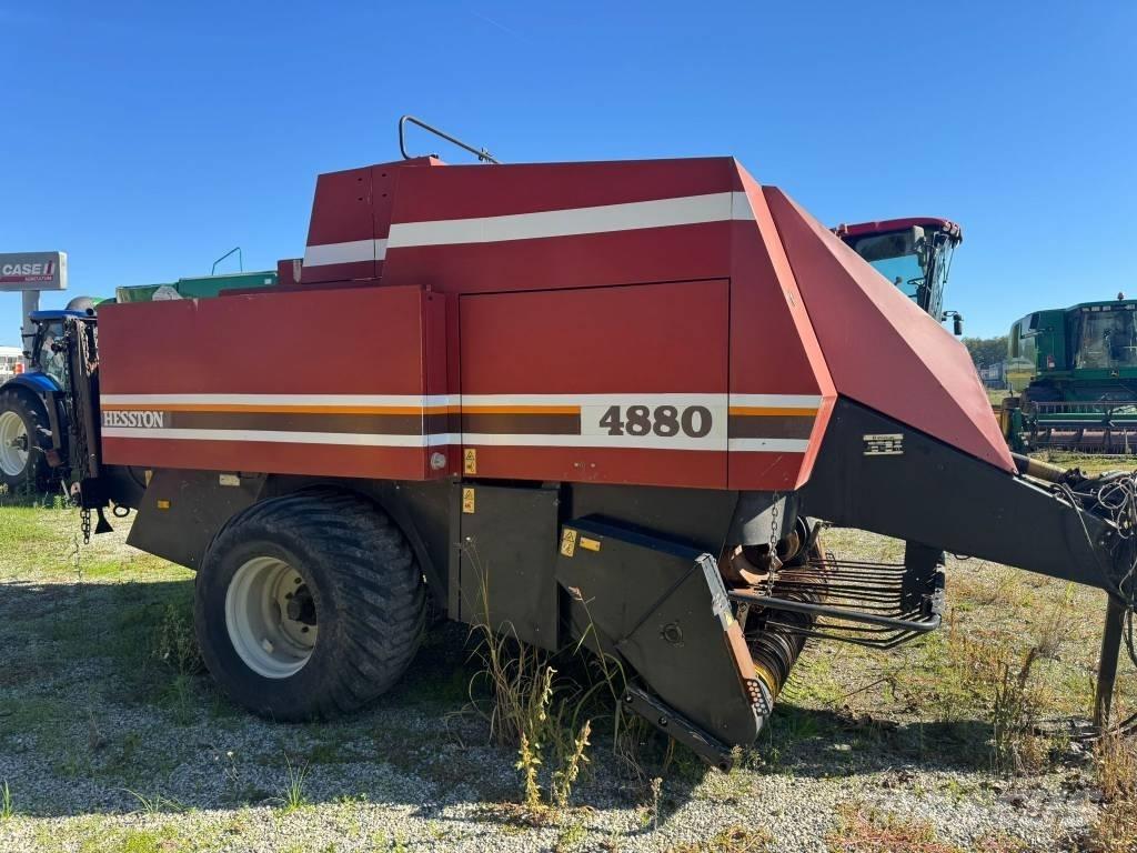 Hesston 4880 Prese/balirke za četvrtaste bale