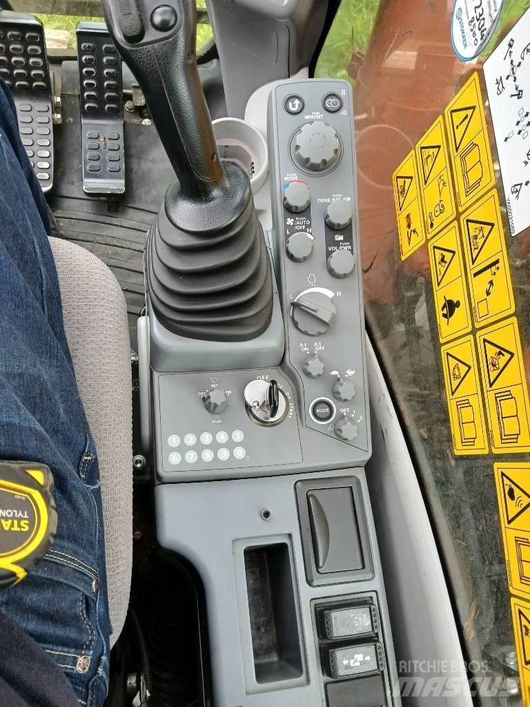 Hitachi ZX 135 US-6 Bageri guseničari