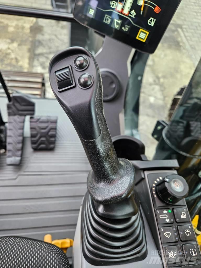 CAT 320 Bageri guseničari