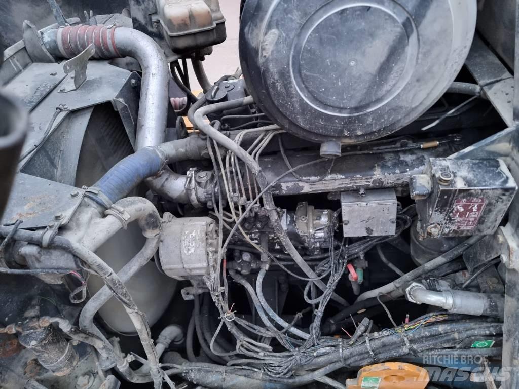 Moxy MT 31 6x6 Zglobni damperi