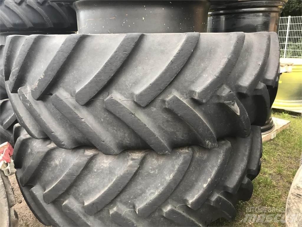 Mitas 680/80R42 Gume, točkovi i felne